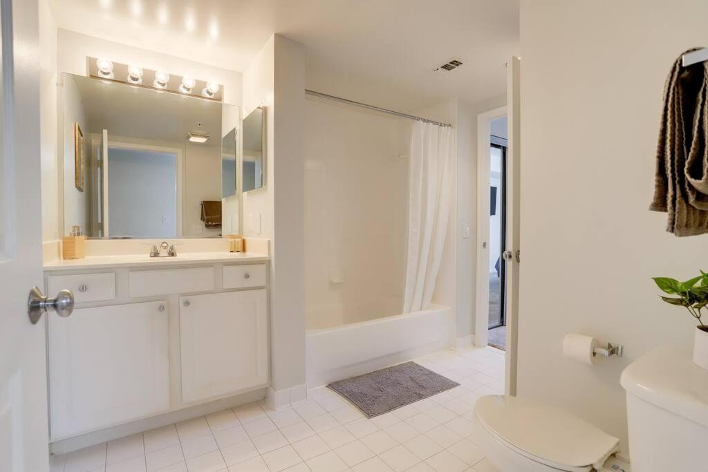 Bright Apartment Walk To Ballston Metro Arlington Exterior photo